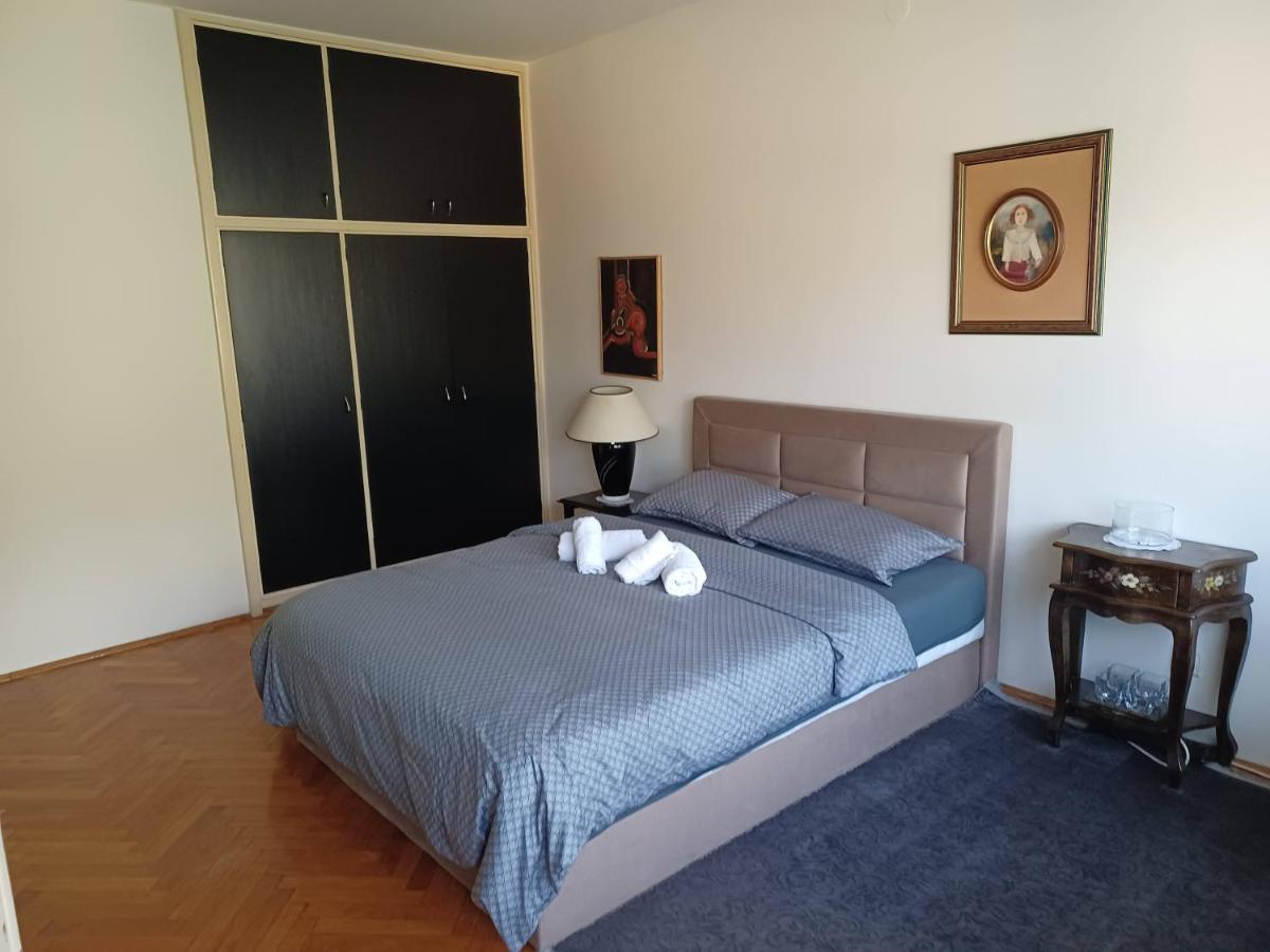 Mali Plac Apartment ซาเกร็บ ภายนอก รูปภาพ